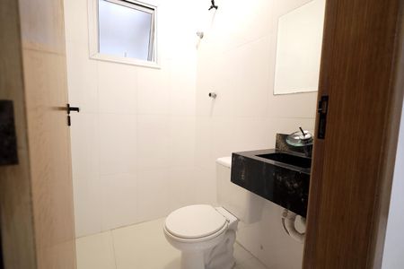 Apartamento à venda com 56m², 2 quartos e 1 vaga Apartamento à venda com 56m², 2 quartos e 1 vagaBanheiro