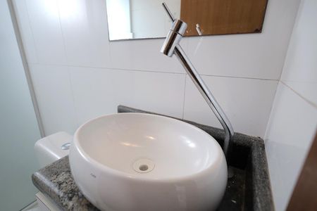 Apartamento à venda com 56m², 2 quartos e 1 vaga Apartamento à venda com 56m², 2 quartos e 1 vagaBanheiro Suíte