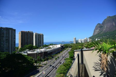 Apartamento à venda com 125m², 2 quartos e 2 vagas Apartamento à venda com 125m², 2 quartos e 2 vagasTerraço