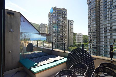 Apartamento à venda com 125m², 2 quartos e 2 vagas Apartamento à venda com 125m², 2 quartos e 2 vagasTerraço