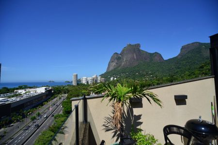 Apartamento à venda com 125m², 2 quartos e 2 vagas Apartamento à venda com 125m², 2 quartos e 2 vagasTerraço