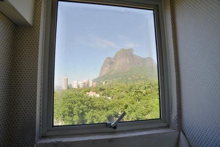 Apartamento à venda com 125m², 2 quartos e 2 vagas Apartamento à venda com 125m², 2 quartos e 2 vagasLavabo