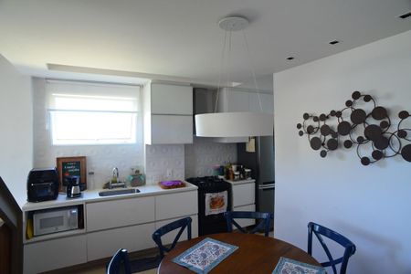 Apartamento à venda com 125m², 2 quartos e 2 vagas Apartamento à venda com 125m², 2 quartos e 2 vagasCozinha