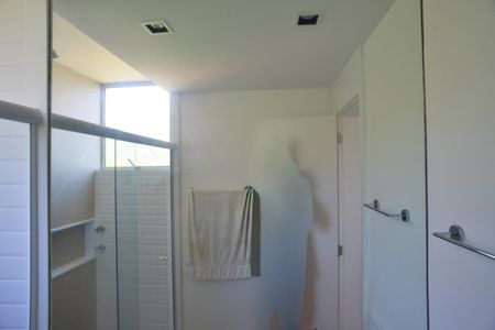 Apartamento à venda com 125m², 2 quartos e 2 vagas Apartamento à venda com 125m², 2 quartos e 2 vagasBanheiro Suíte 1