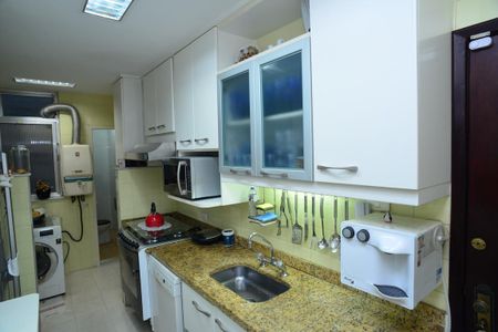 Apartamento à venda com 170m², 3 quartos e 2 vagasCozinha