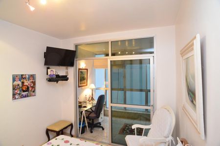 Apartamento à venda com 170m², 3 quartos e 2 vagasQuarto 2