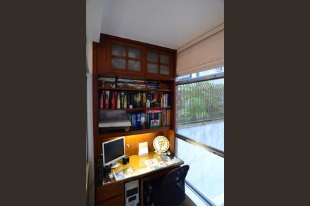 Apartamento à venda com 170m², 3 quartos e 2 vagasQuarto 1