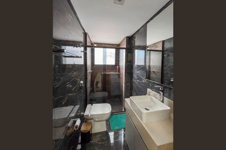 Apartamento à venda com 269m², 4 quartos e 3 vagas Apartamento à venda com 269m², 4 quartos e 3 vagasBanheiro