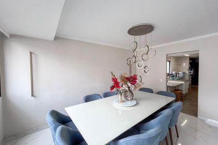 Apartamento à venda com 269m², 4 quartos e 3 vagas Apartamento à venda com 269m², 4 quartos e 3 vagasSala de Jantar