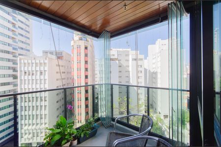 Apartamento à venda com 269m², 4 quartos e 3 vagasVaranda