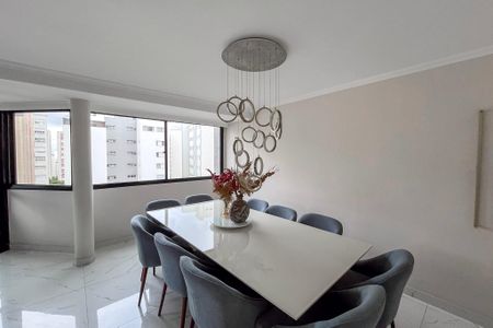 Apartamento à venda com 269m², 4 quartos e 3 vagas Apartamento à venda com 269m², 4 quartos e 3 vagasSala de Jantar