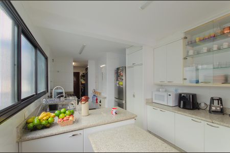 Apartamento à venda com 269m², 4 quartos e 3 vagasCozinha