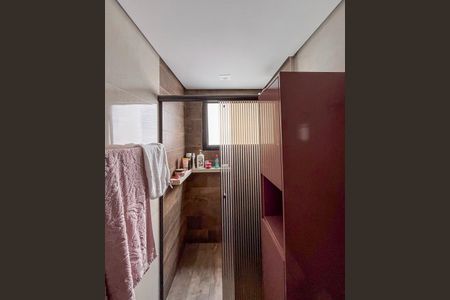 Apartamento à venda com 269m², 4 quartos e 3 vagas Apartamento à venda com 269m², 4 quartos e 3 vagasBanheiro da Suíte 2