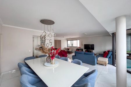 Apartamento à venda com 269m², 4 quartos e 3 vagas Apartamento à venda com 269m², 4 quartos e 3 vagasSala de Jantar