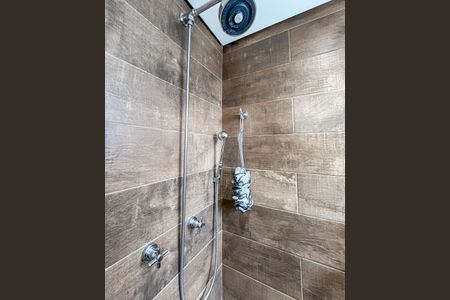 Apartamento à venda com 269m², 4 quartos e 3 vagas Apartamento à venda com 269m², 4 quartos e 3 vagasDetalhe do Banheiro da Suite