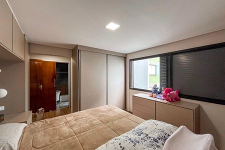 Apartamento à venda com 269m², 4 quartos e 3 vagas Apartamento à venda com 269m², 4 quartos e 3 vagasSuite 1