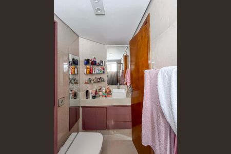 Apartamento à venda com 269m², 4 quartos e 3 vagas Apartamento à venda com 269m², 4 quartos e 3 vagasBanheiro da Suíte 2