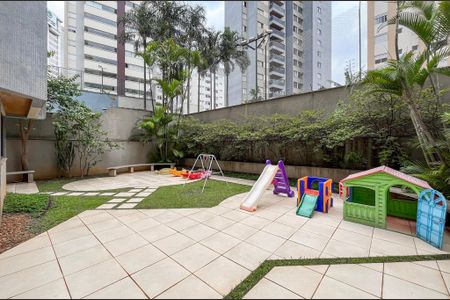 Apartamento à venda com 269m², 4 quartos e 3 vagasÁrea comum - Playground