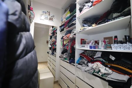 Apartamento à venda com 94m², 3 quartos e 2 vagasCloset Quarto 1 suíte