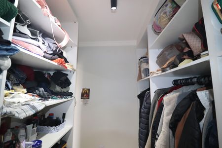 Apartamento à venda com 94m², 3 quartos e 2 vagasCloset Quarto 1 suíte