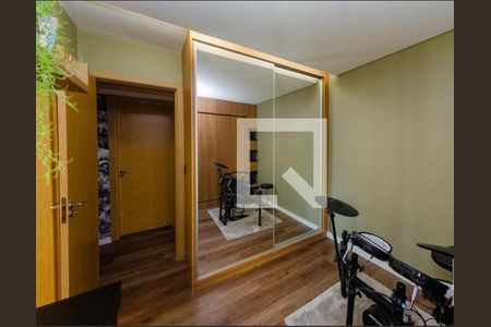 Apartamento à venda com 125m², 4 quartos e 2 vagasQuarto 