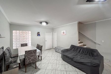 Casa à venda com 85m², 3 quartos e 2 vagasSala