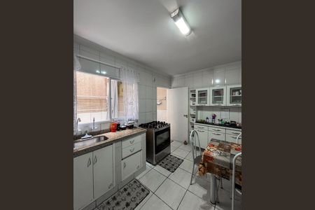 Casa à venda com 85m², 3 quartos e 2 vagasCozinha