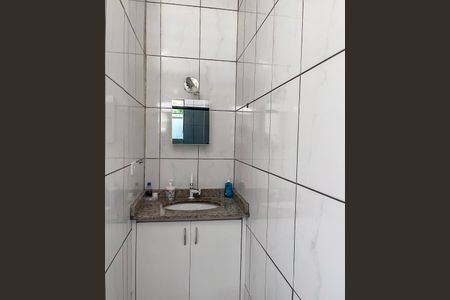 Casa à venda com 85m², 3 quartos e 2 vagasBanheiro