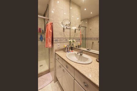 Apartamento à venda com 93m², 3 quartos e 2 vagasBanheiro