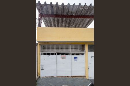 Casa para alugar com 250m², 5 quartos e 1 vagaFachada