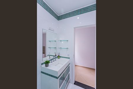 Casa à venda com 186m², 3 quartos e 2 vagasBanheiro suite