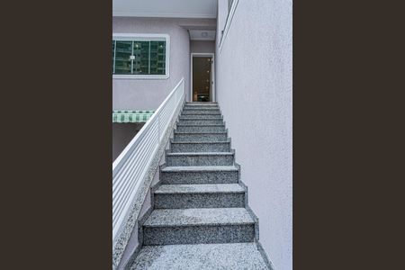 Casa à venda com 186m², 3 quartos e 2 vagasEscada