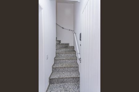 Casa à venda com 186m², 3 quartos e 2 vagasEscada