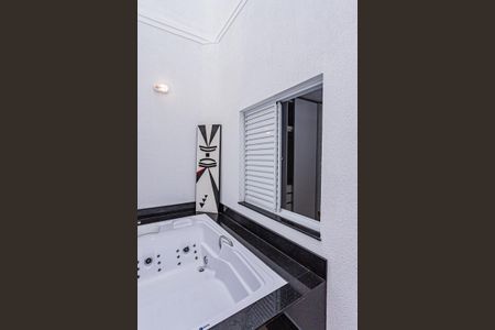 Casa à venda com 186m², 3 quartos e 2 vagasHidromassagem