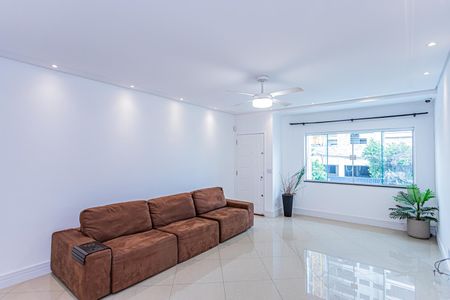 Casa à venda com 186m², 3 quartos e 2 vagasSala