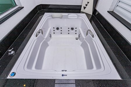 Casa à venda com 186m², 3 quartos e 2 vagasHidromassagem