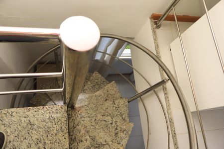 Apartamento para alugar com 120m², 2 quartos e 2 vagasEscada