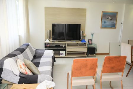 Apartamento para alugar com 85m², 2 quartos e 2 vagasSala
