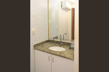 Apartamento para alugar com 120m², 2 quartos e 2 vagasLavabo