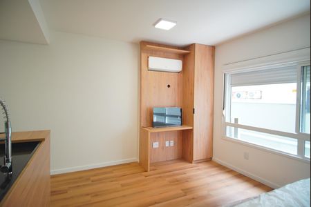 Sala - Quarto de kitnet/studio para alugar com 1 quarto, 45m² em Moinhos de Vento, Porto Alegre