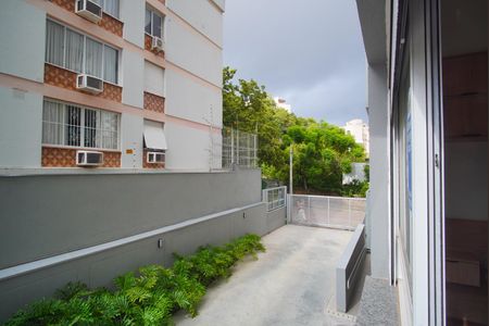 Vista de kitnet/studio para alugar com 1 quarto, 45m² em Moinhos de Vento, Porto Alegre
