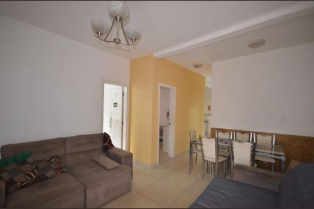 Sala de casa para alugar com 2 quartos, 325m² em Vila Valqueire, Rio de Janeiro