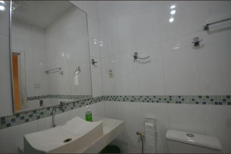 Casa para alugar com 325m², 2 quartos e 3 vagasBanheiro