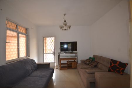 Sala de casa para alugar com 2 quartos, 325m² em Vila Valqueire, Rio de Janeiro