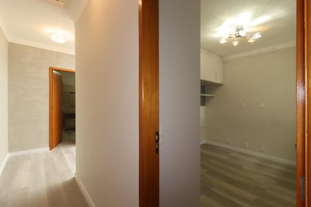 Casa à venda com 210m², 3 quartos e 4 vagasCorredor