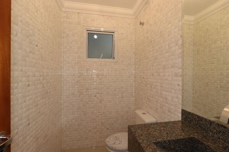 Casa à venda com 210m², 3 quartos e 4 vagasLavabo do primeiro piso