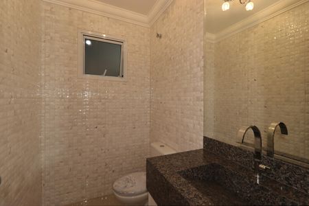 Casa à venda com 210m², 3 quartos e 4 vagasLavabo do primeiro piso