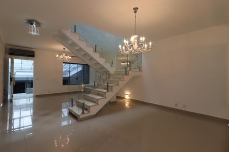 Casa à venda com 210m², 3 quartos e 4 vagasSala