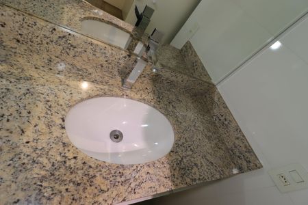 Casa à venda com 210m², 3 quartos e 4 vagasBanheiro da Suíte 3 - Pia