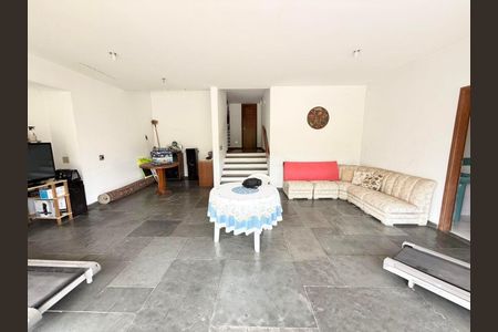 Casa à venda com 400m², 4 quartos e 4 vagas